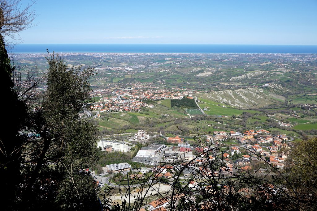 DSC00129.JPG - 04 La riviera romagnola da San Marino