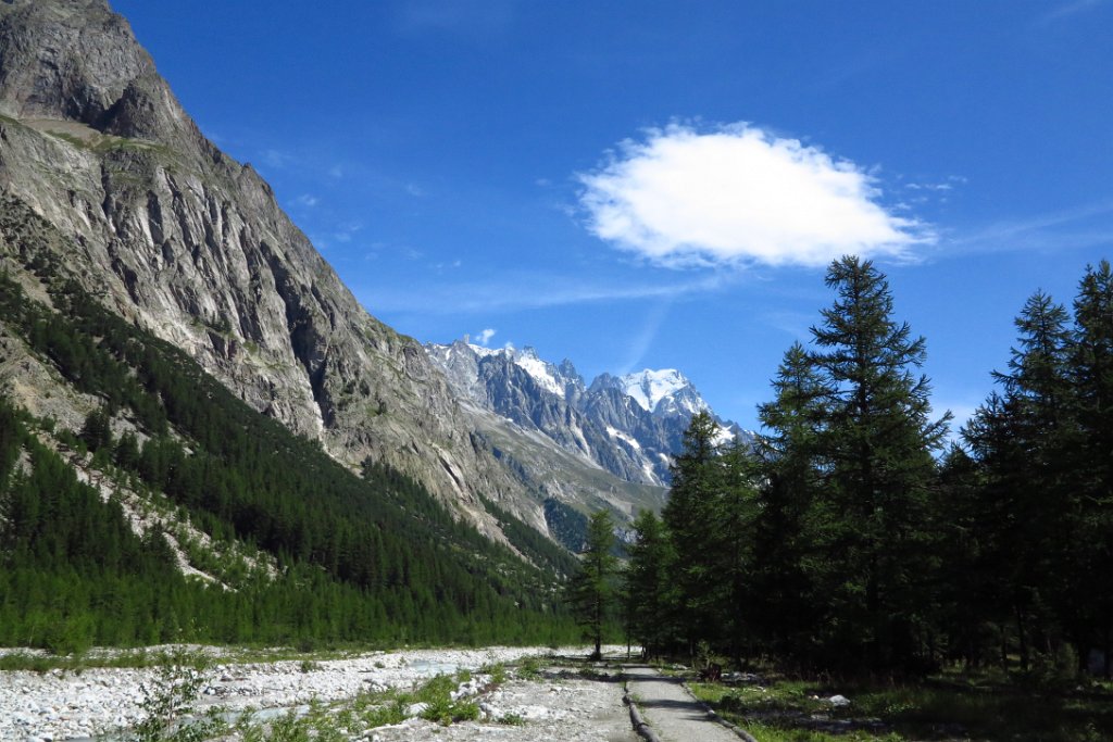 IMG_2149.JPG - 17 il Monte Bianco dalla val Veny